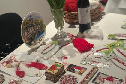 Работилница за мартеници в българското посолство с учениците от Първо българско училище „Ян Бибиян“ в Стокхолм